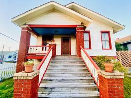 featured image of 2528 Avenue Q 1/2