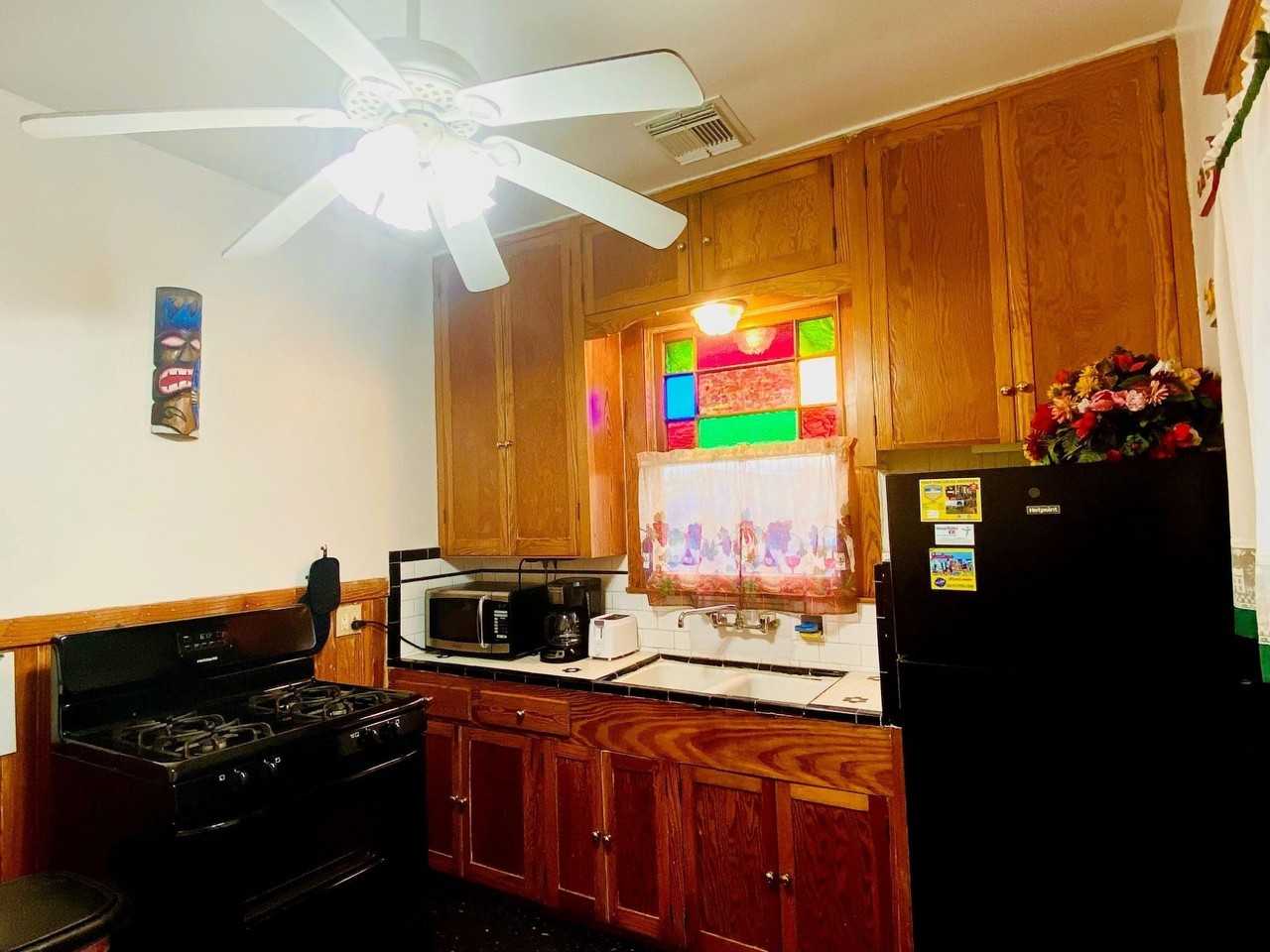 2528 Avenue Q 1/2 - Photo 6 of 14