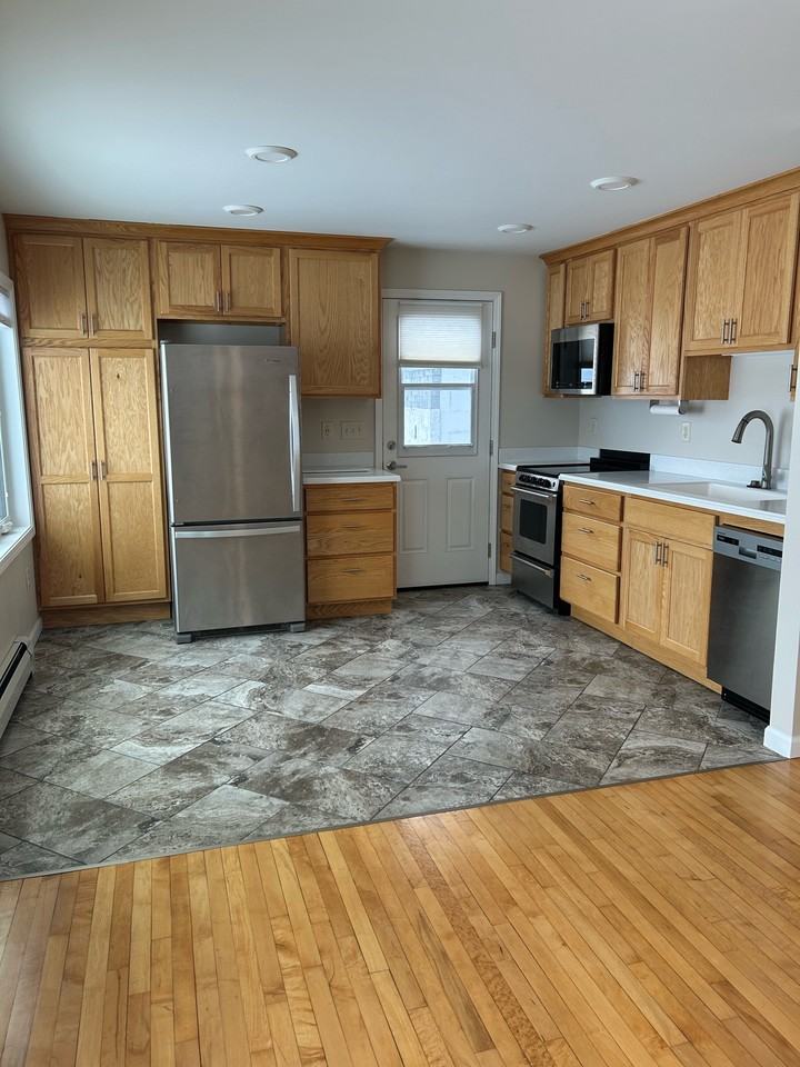 830 S Lake St #1 - Photo 4 of 8