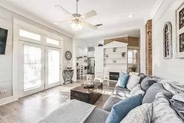 1015 26th St - Photo 3 of 28