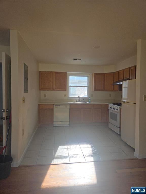 59 Milford Ave - Photo 4 of 5