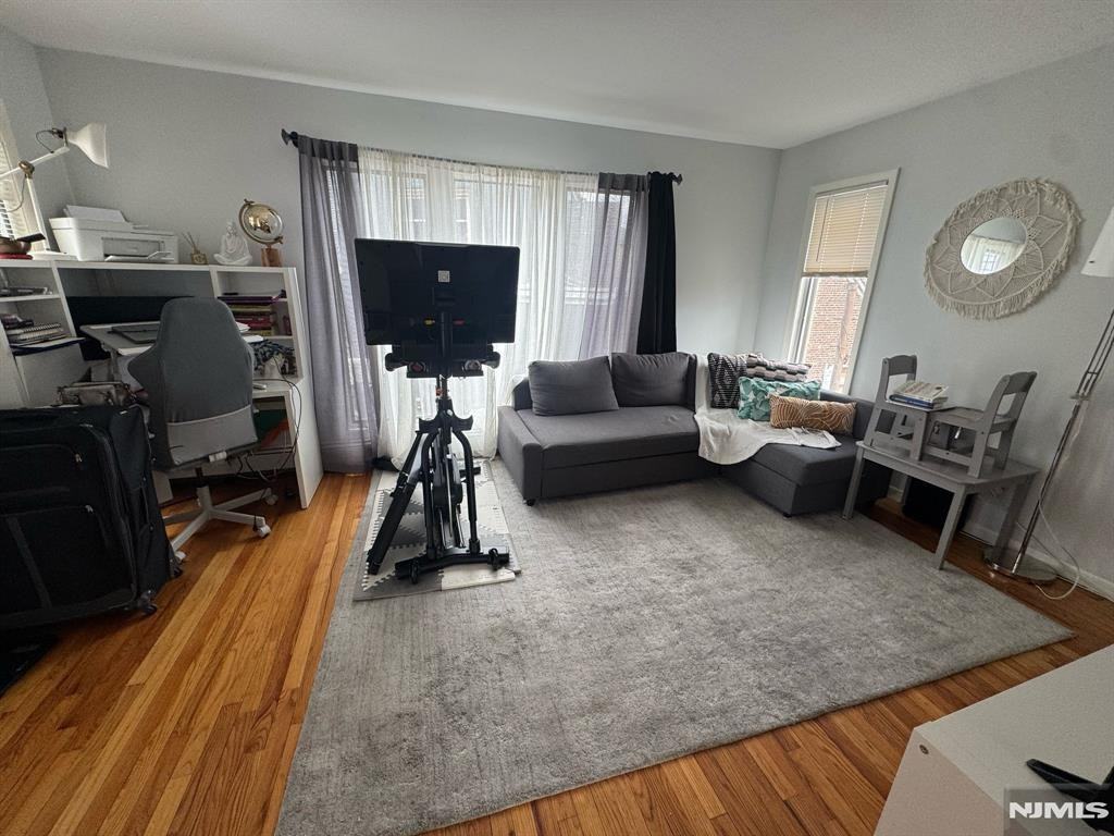 121 Main St - Photo 4 of 13