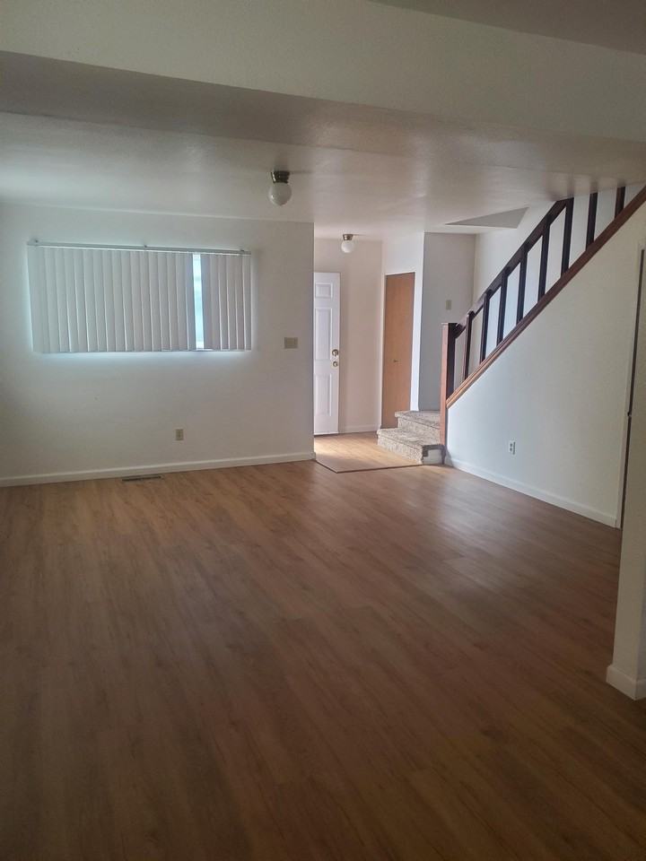 558 Garfield Dr #1 - Photo 2 of 10