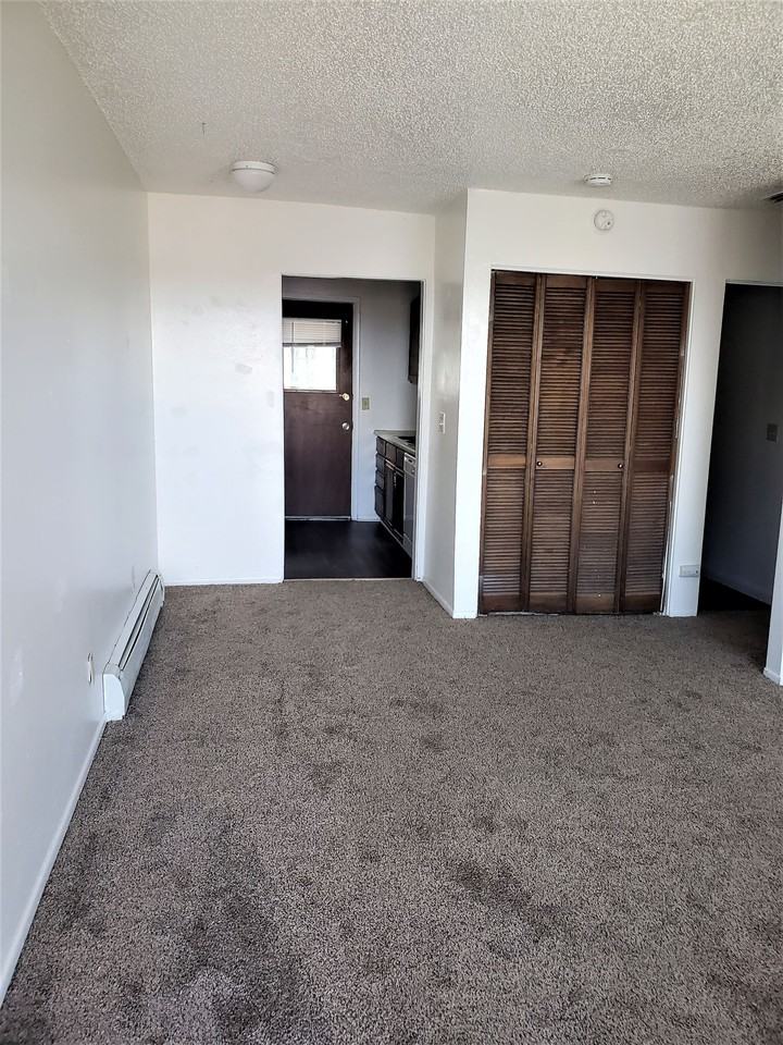 1316 Poplar St #3 - Photo 5 of 9