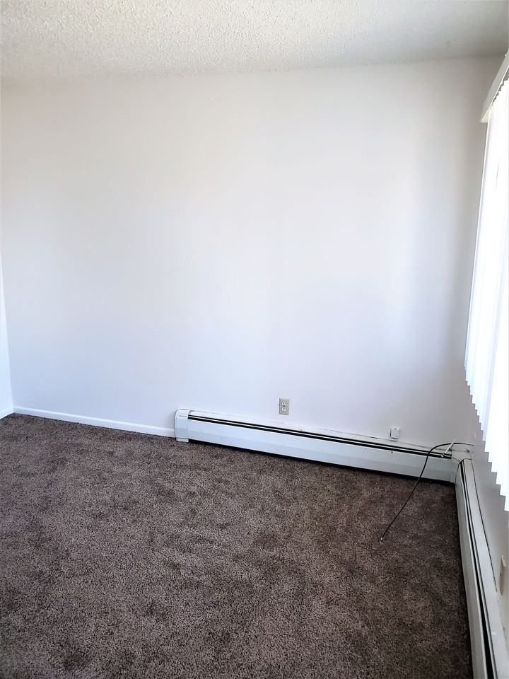 1316 Poplar St #3 - Photo 7 of 9