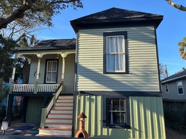 1220 Avenue K - Photo 2 of 17