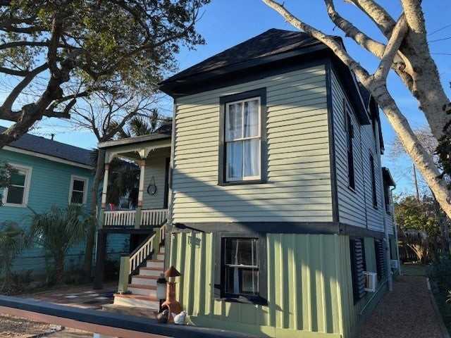 1220 Avenue K - Photo 3 of 17