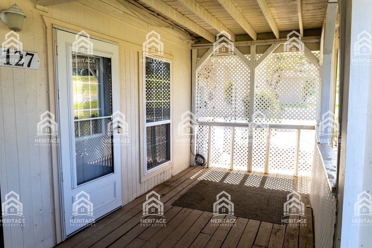 91 Runaway Bay Dr #127 - Photo 2 of 18