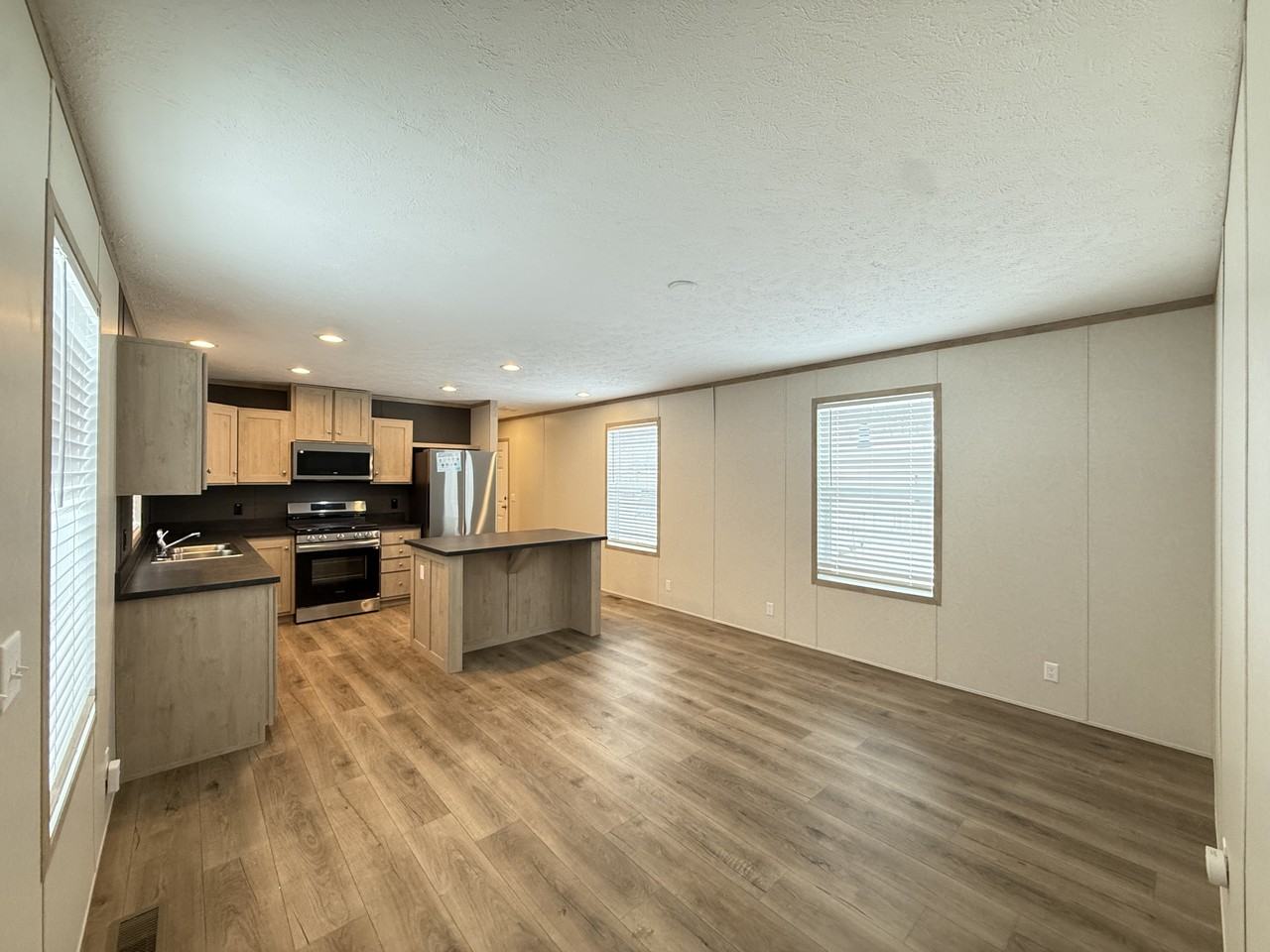 29778 W Essex Ct #109 - Photo 2 of 29