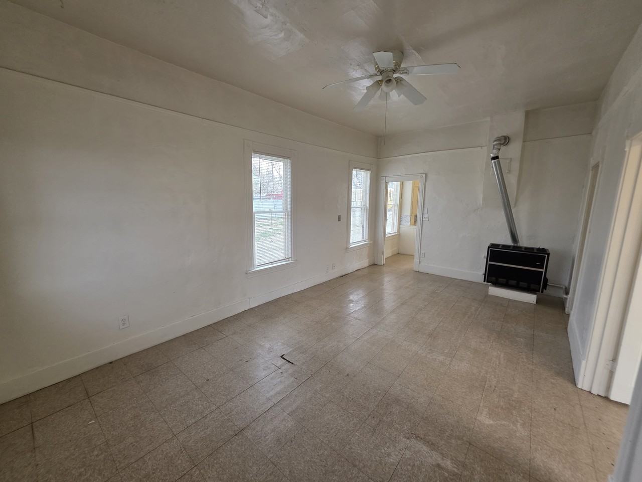 152 N Coulson St #1 - Photo 3 of 10