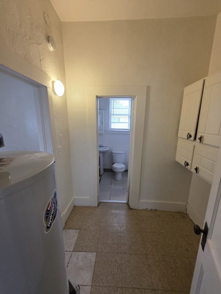 152 N Coulson St #1 - Photo 5 of 10