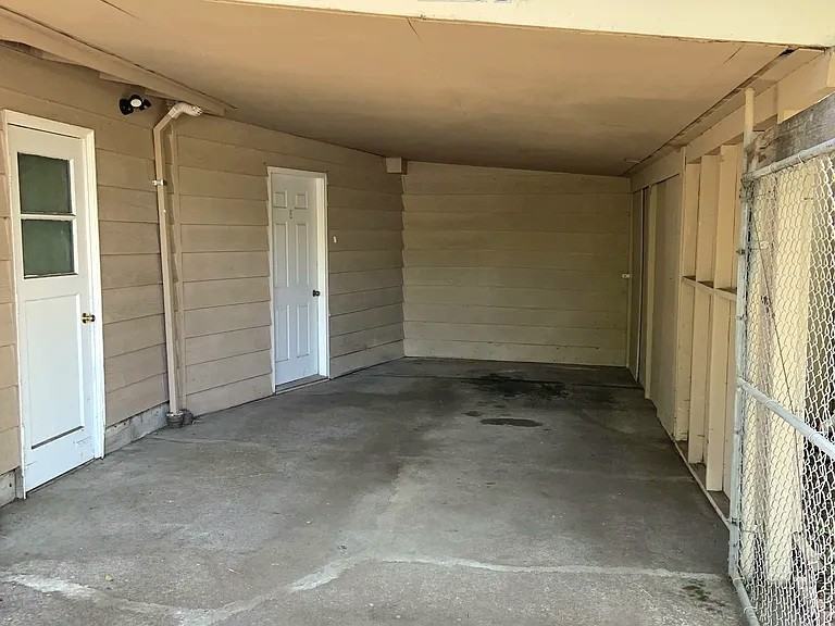 4720 Southeast 52nd Avenue #B - Photo 3 of 19