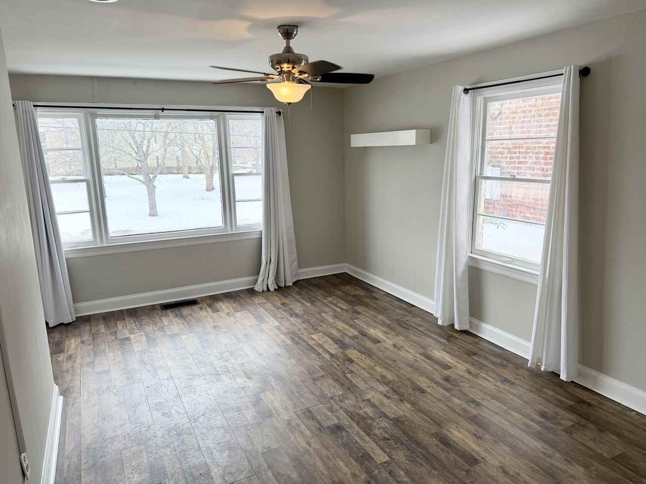 329 1/2 W Broadway St #1 - Photo 3 of 13