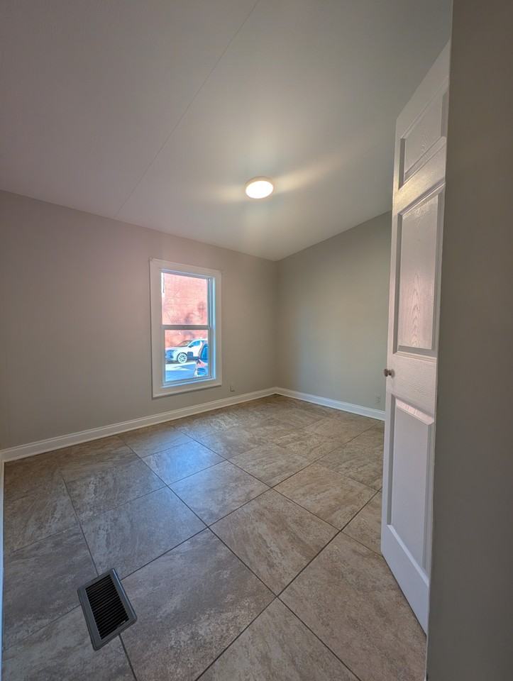 1118 Parker St #1118 - Photo 5 of 10