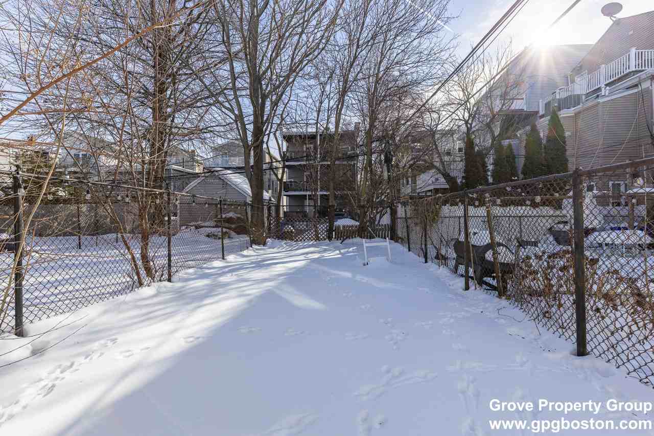 633 E 6th St #2 - Photo 4 of 16