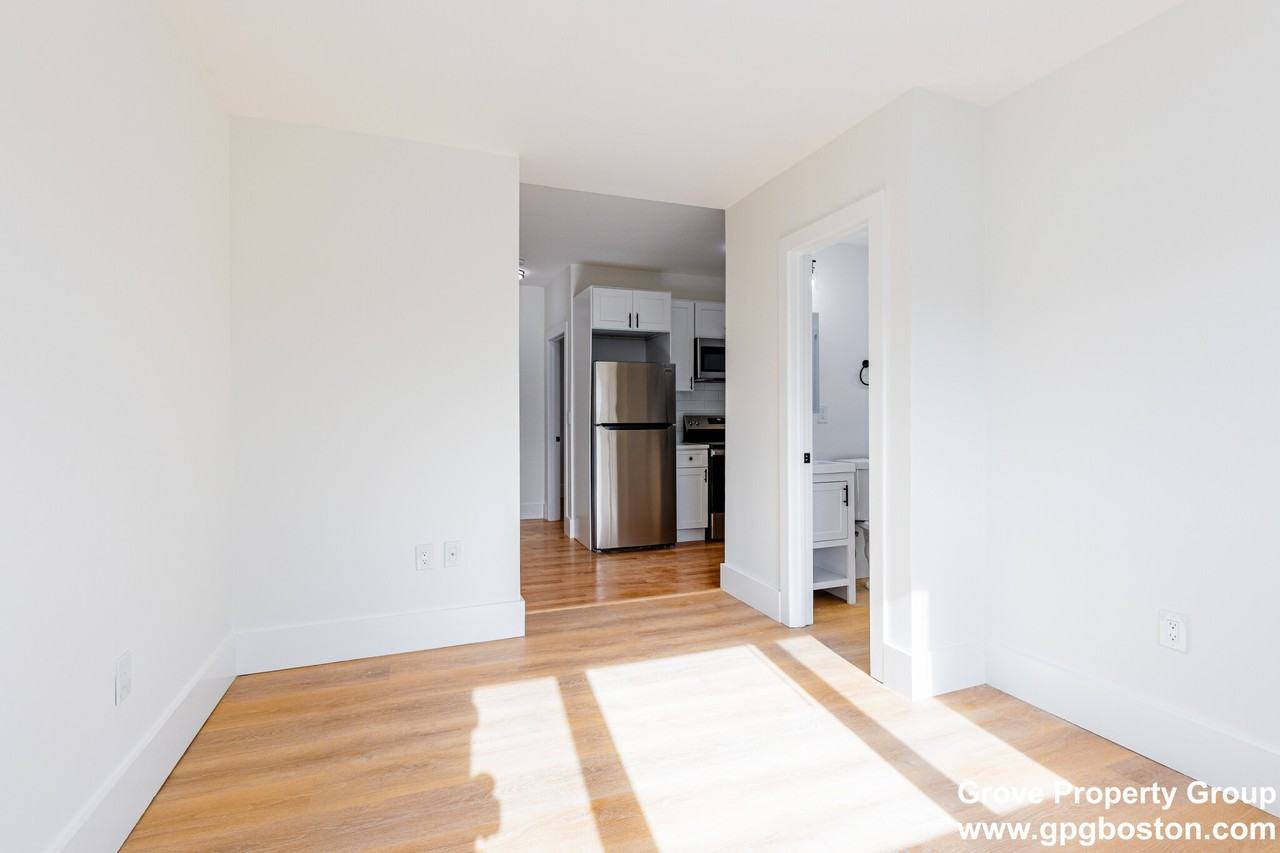 633 E 6th St #2 - Photo 6 of 16