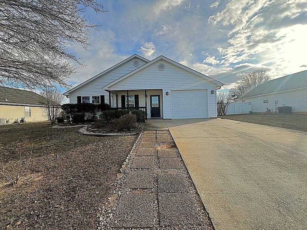 511 Climbing Rose Ct #1 - Photo 2 of 19