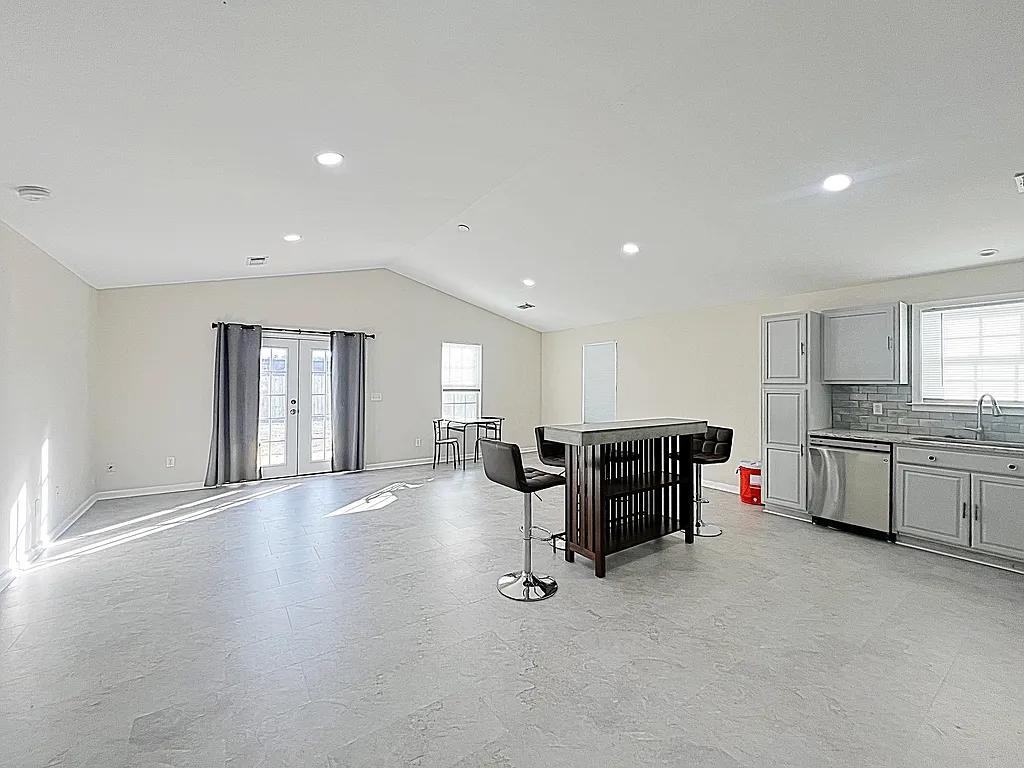 511 Climbing Rose Ct #1 - Photo 6 of 19