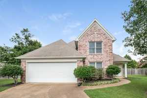 featured image of 141 Dudney Mead Cv