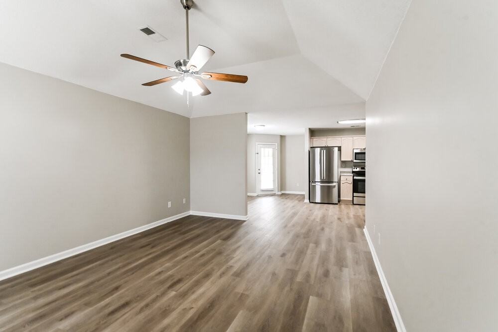 7045 Kings Crown Dr - Photo 6 of 19