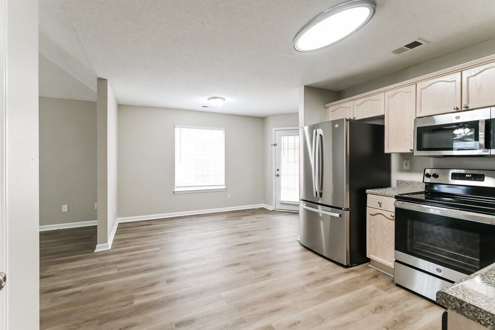 7045 Kings Crown Dr - Photo 7 of 19