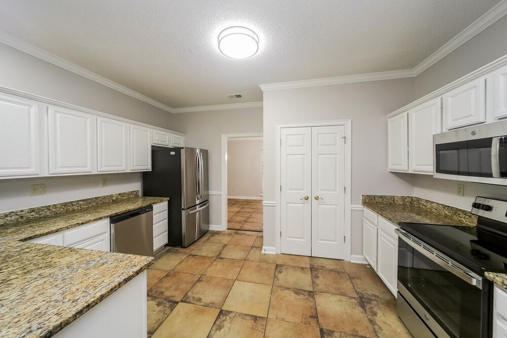 8742 Raspberry Ln - Photo 6 of 17