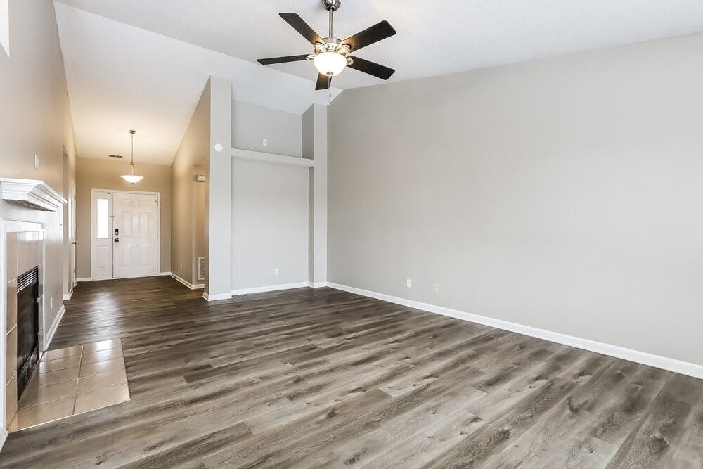 1205 Turnbury Ln - Photo 3 of 16