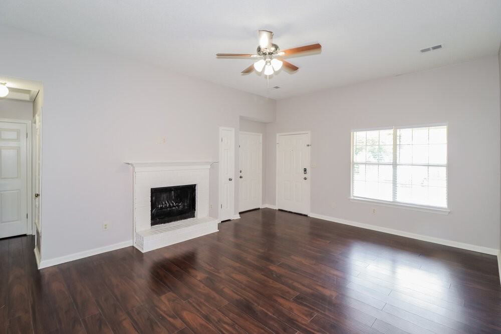 7890 Hunters Xing - Photo 6 of 19