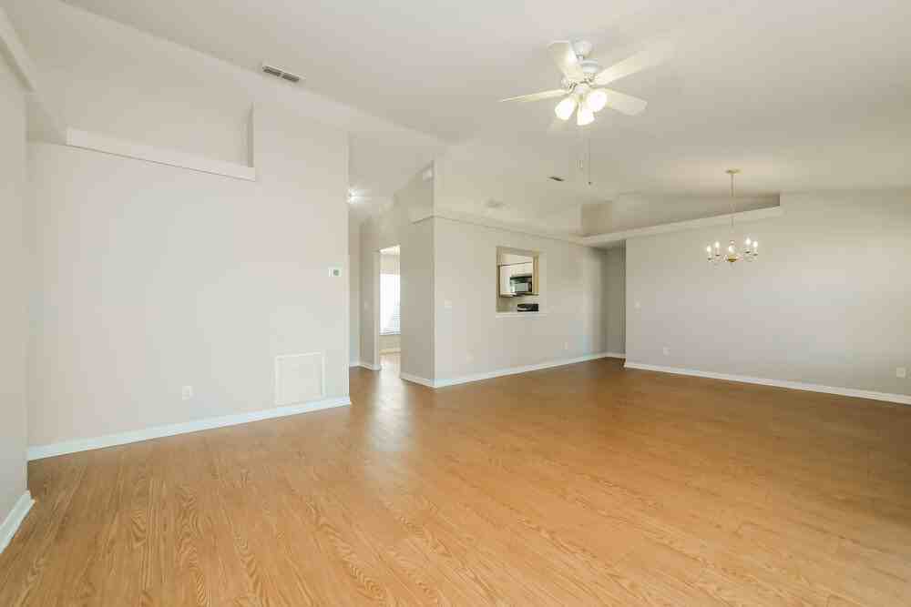 11838 Foxglove Dr - Photo 4 of 16