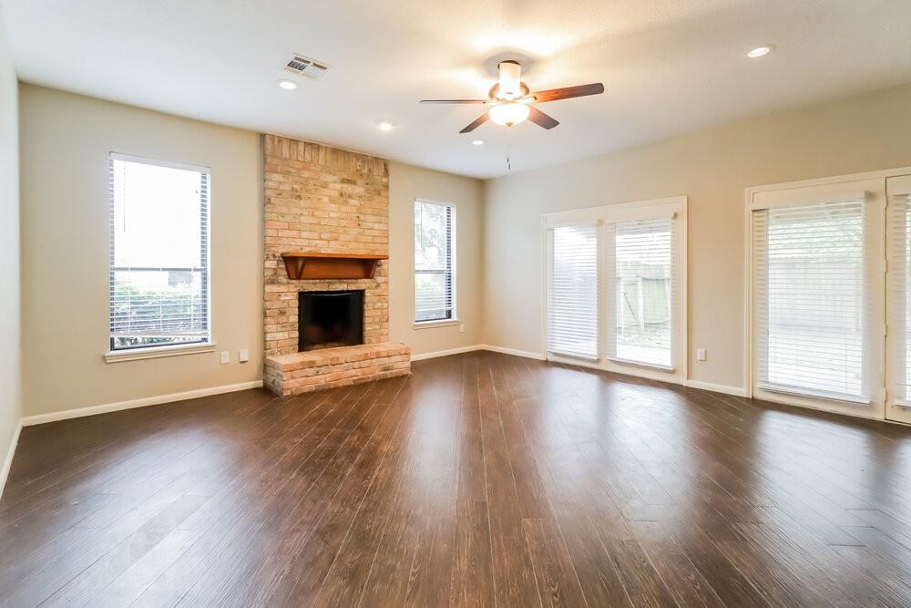 3910 Cedar Valley Dr - Photo 4 of 20