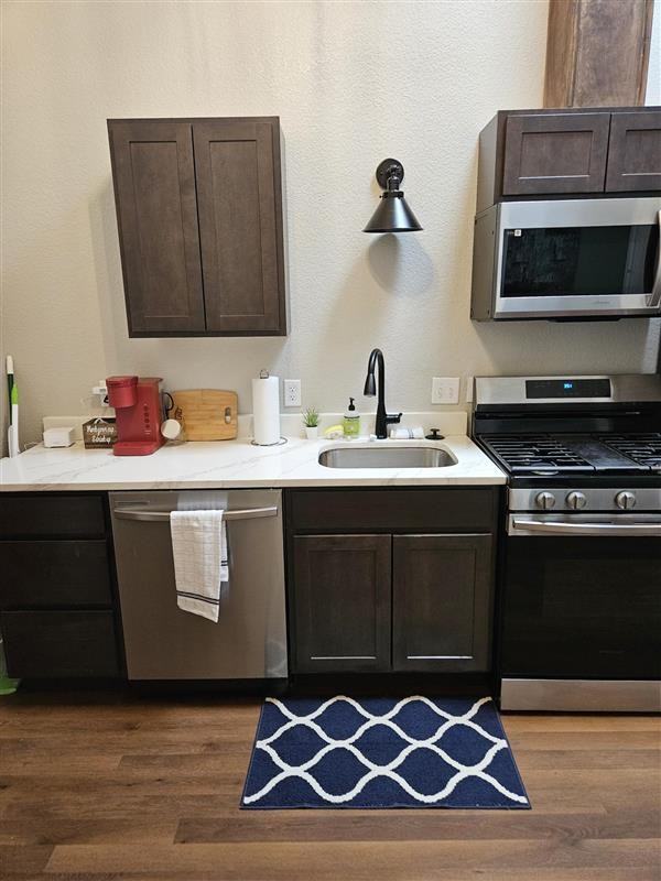519 519 Main StreetUnit H #H - Photo 3 of 23