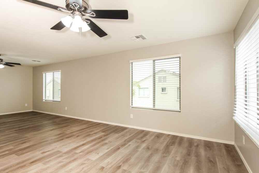 12924 W Peppertree Ln - Photo 5 of 20