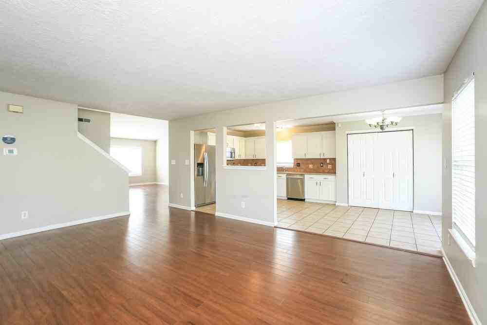 11940 Jesterwood Dr - Photo 5 of 39