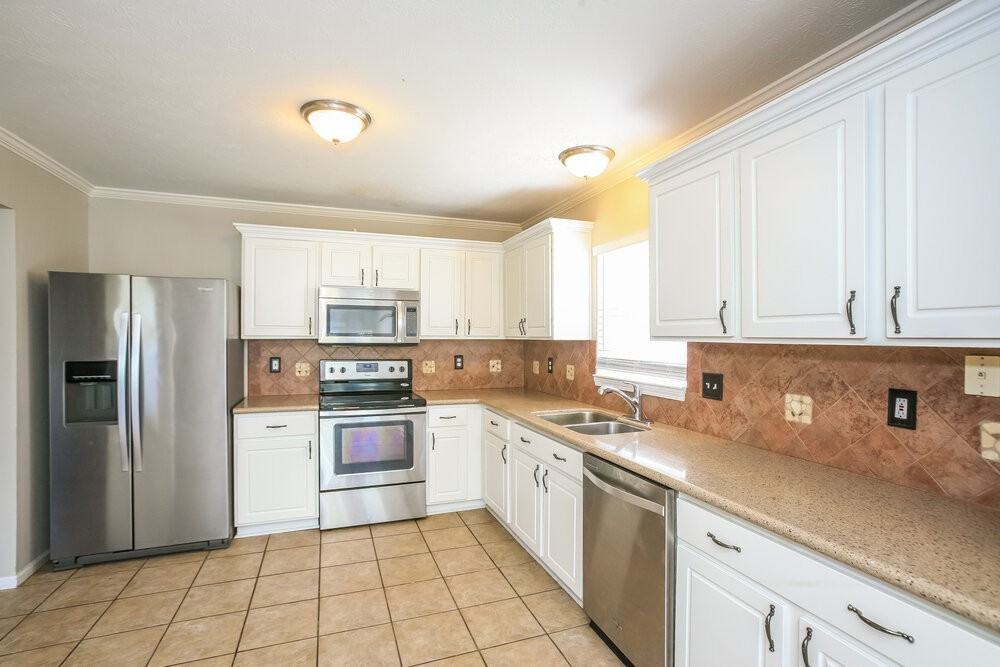 11940 Jesterwood Dr - Photo 6 of 39