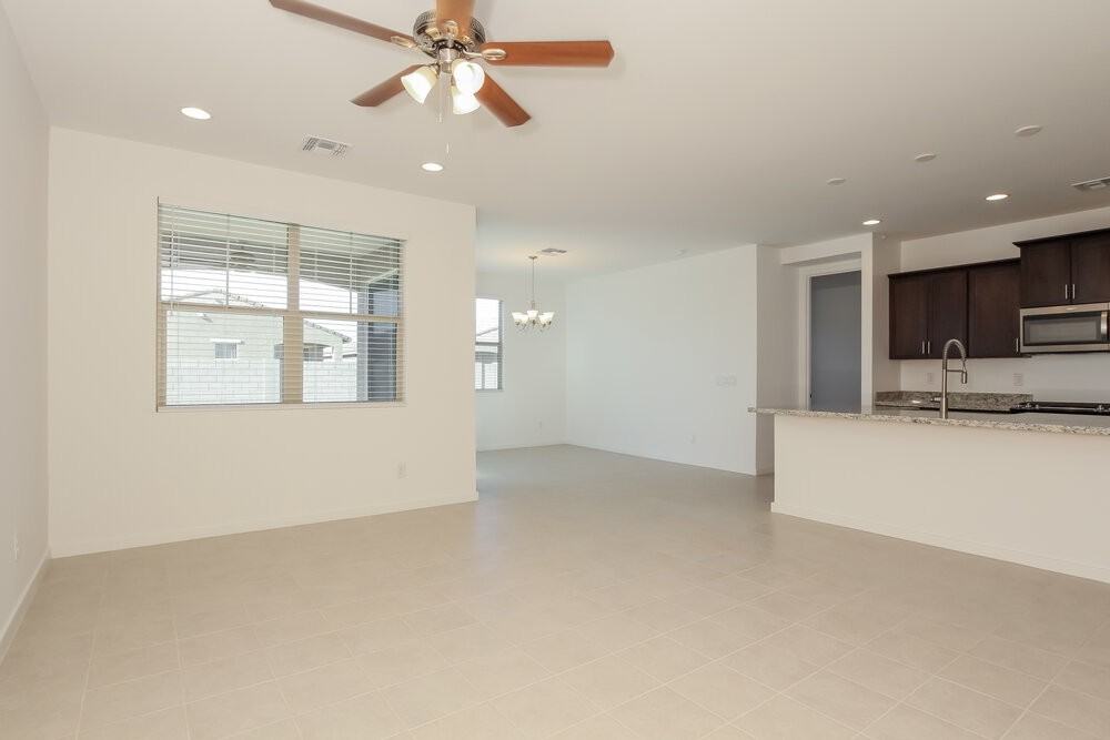 11022 W Marguerite Ave - Photo 5 of 19