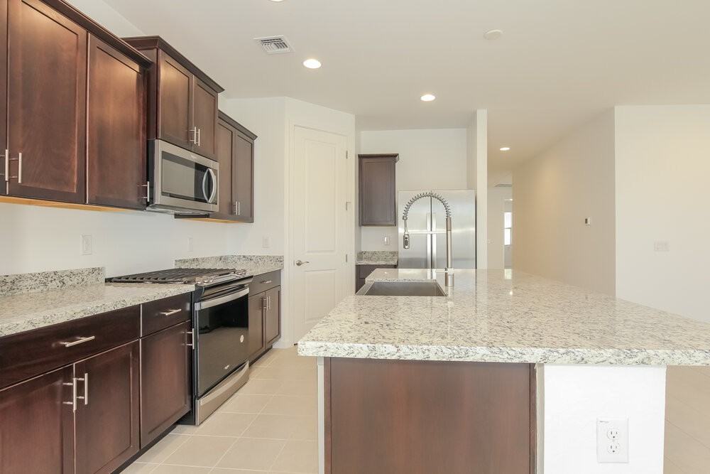 11022 W Marguerite Ave - Photo 7 of 19