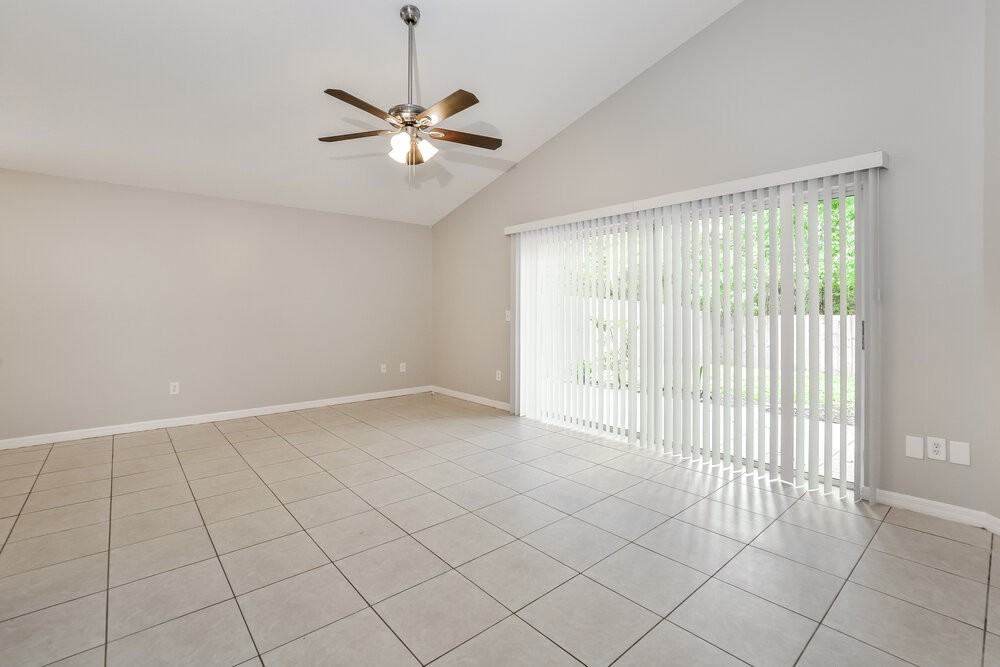 320 Macgregor Rd - Photo 3 of 16