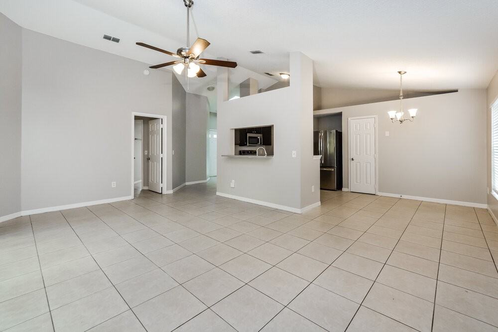 320 Macgregor Rd - Photo 5 of 16