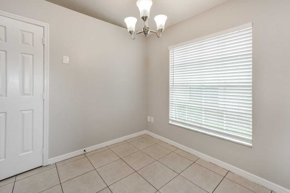 320 Macgregor Rd - Photo 7 of 16