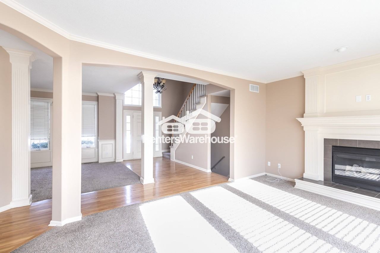 5701 Ne Hidden Meadow Dr - Photo 3 of 38