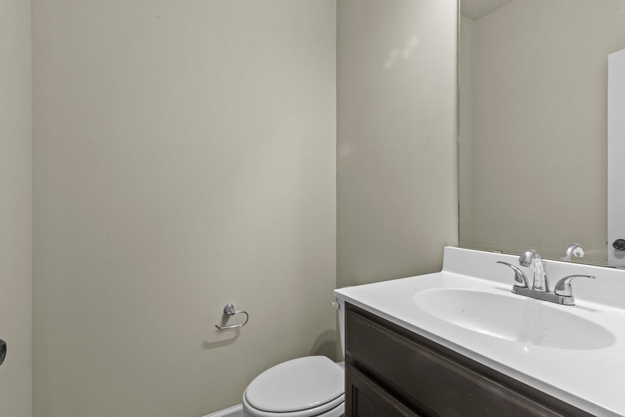 405 Crestmont Ct #1 - Photo 4 of 50