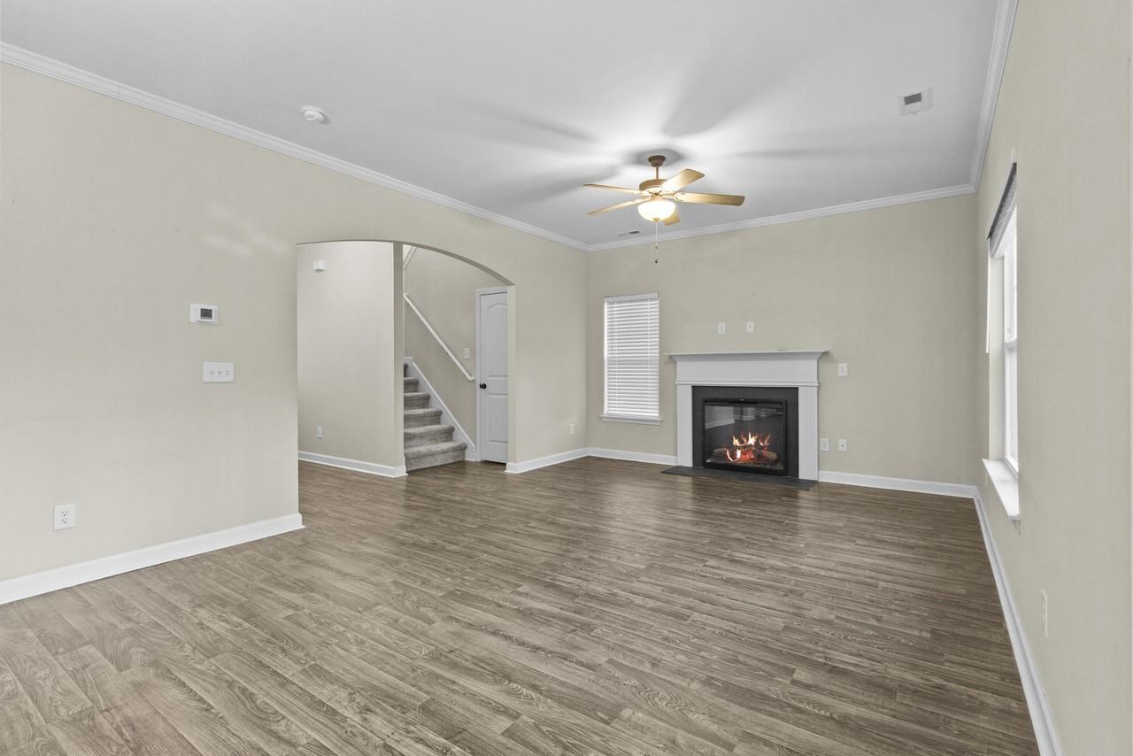 405 Crestmont Ct #1 - Photo 6 of 50