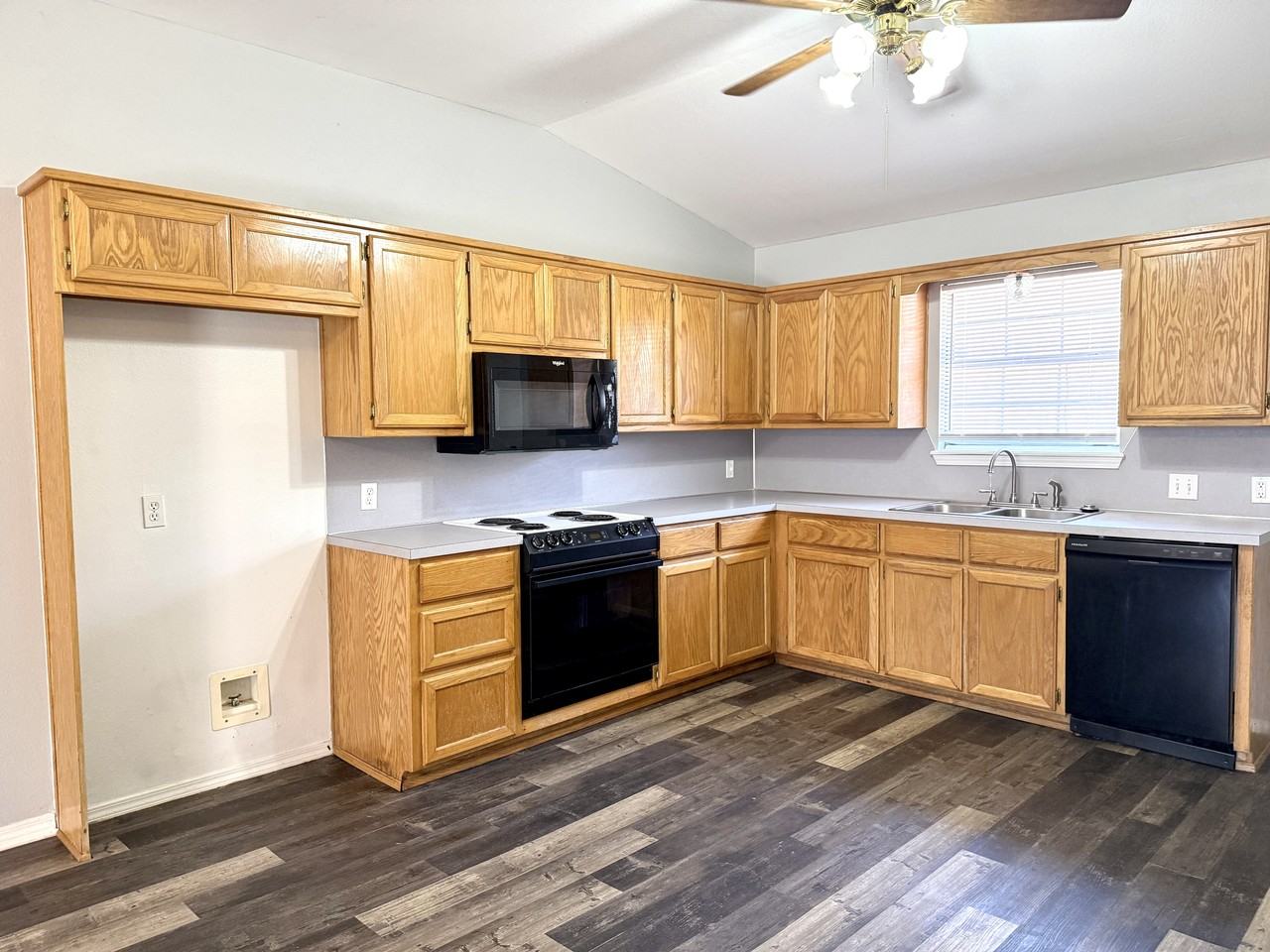 2412 Cimmarron Dr #1 - Photo 3 of 17