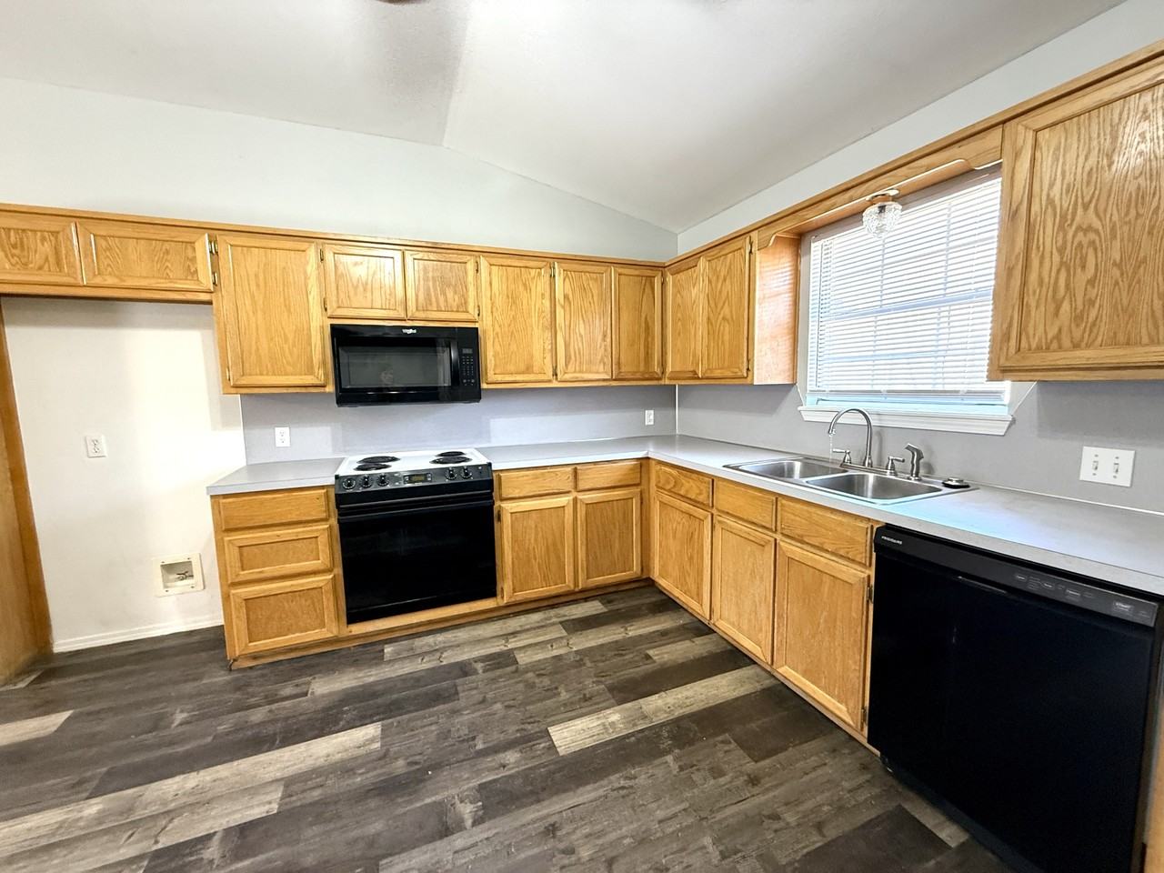 2412 Cimmarron Dr #1 - Photo 4 of 17