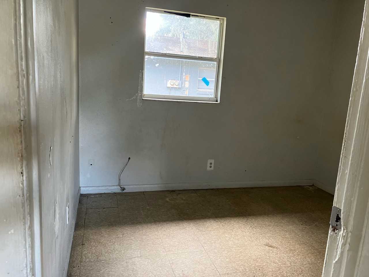 408 Terry St #10 - Photo 3 of 14