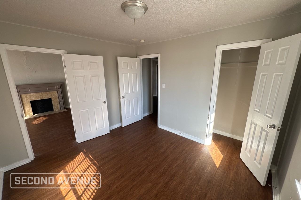 2313 Ne 23rd St - Photo 2 of 14