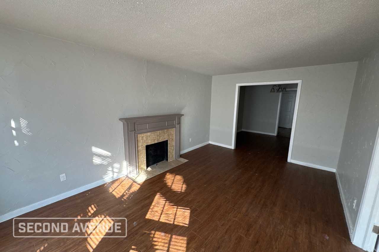 2313 Ne 23rd St - Photo 3 of 14