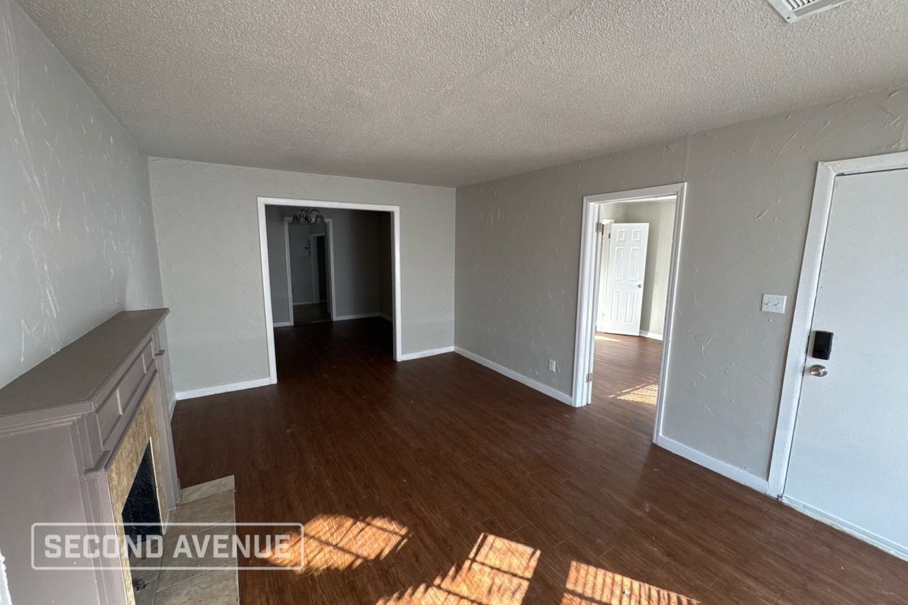 2313 Ne 23rd St - Photo 4 of 14