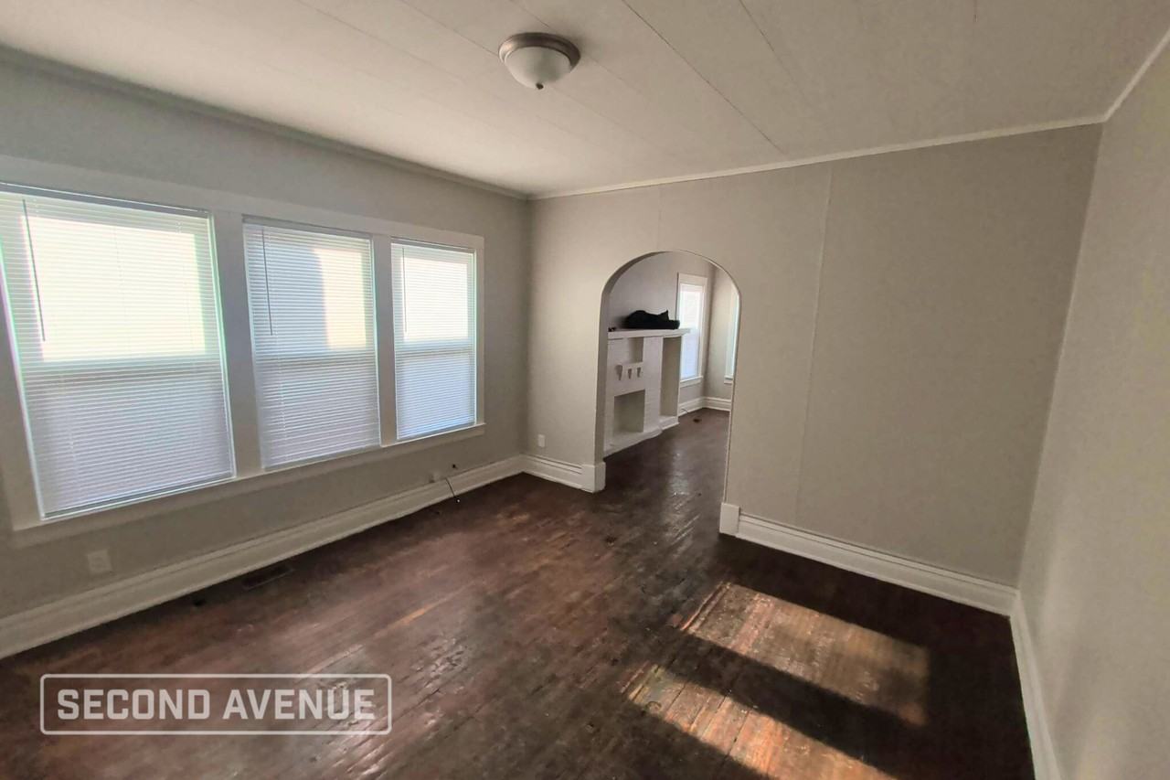 8725 S Bishop St - Photo 2 of 21