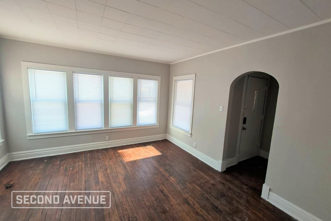 8725 S Bishop St - Photo 3 of 21